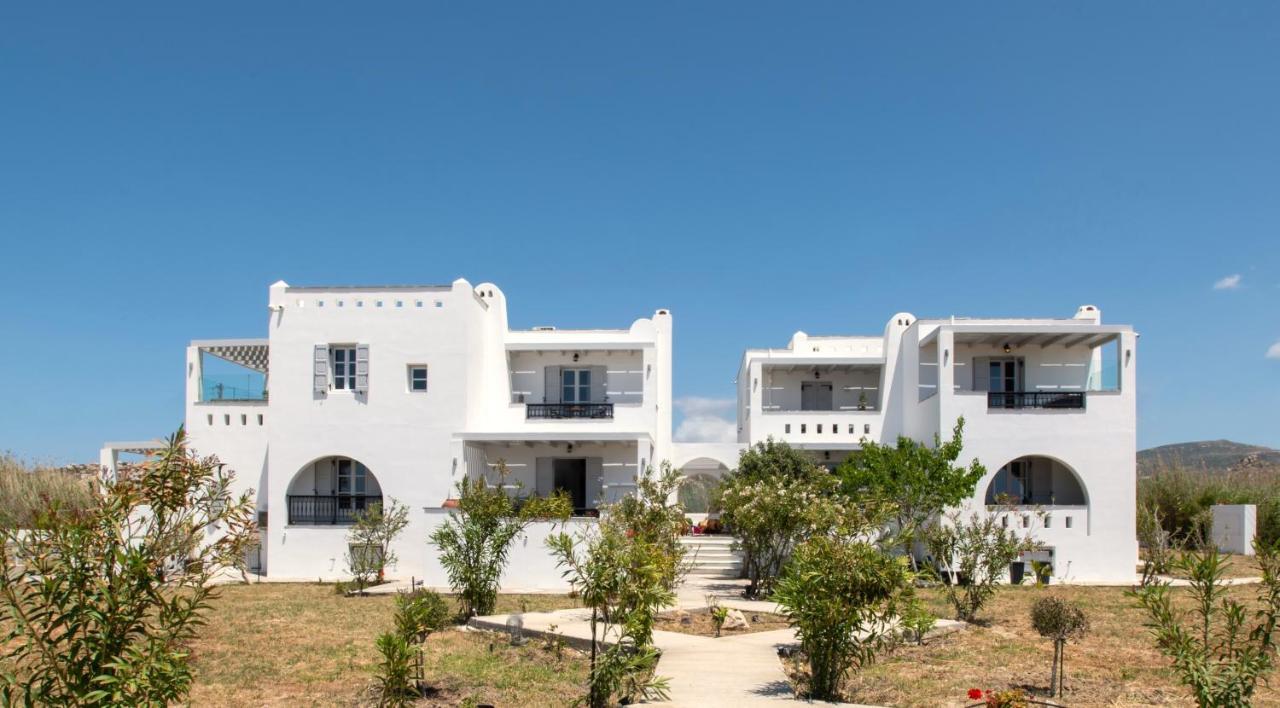 Sea Lilies Suites Pláka Esterno foto
