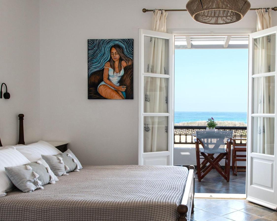 Sea Lilies Suites Pláka Esterno foto