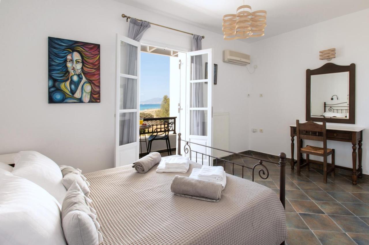 Sea Lilies Suites Pláka Esterno foto